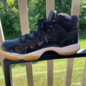 Jordan 11 black and red US size 9